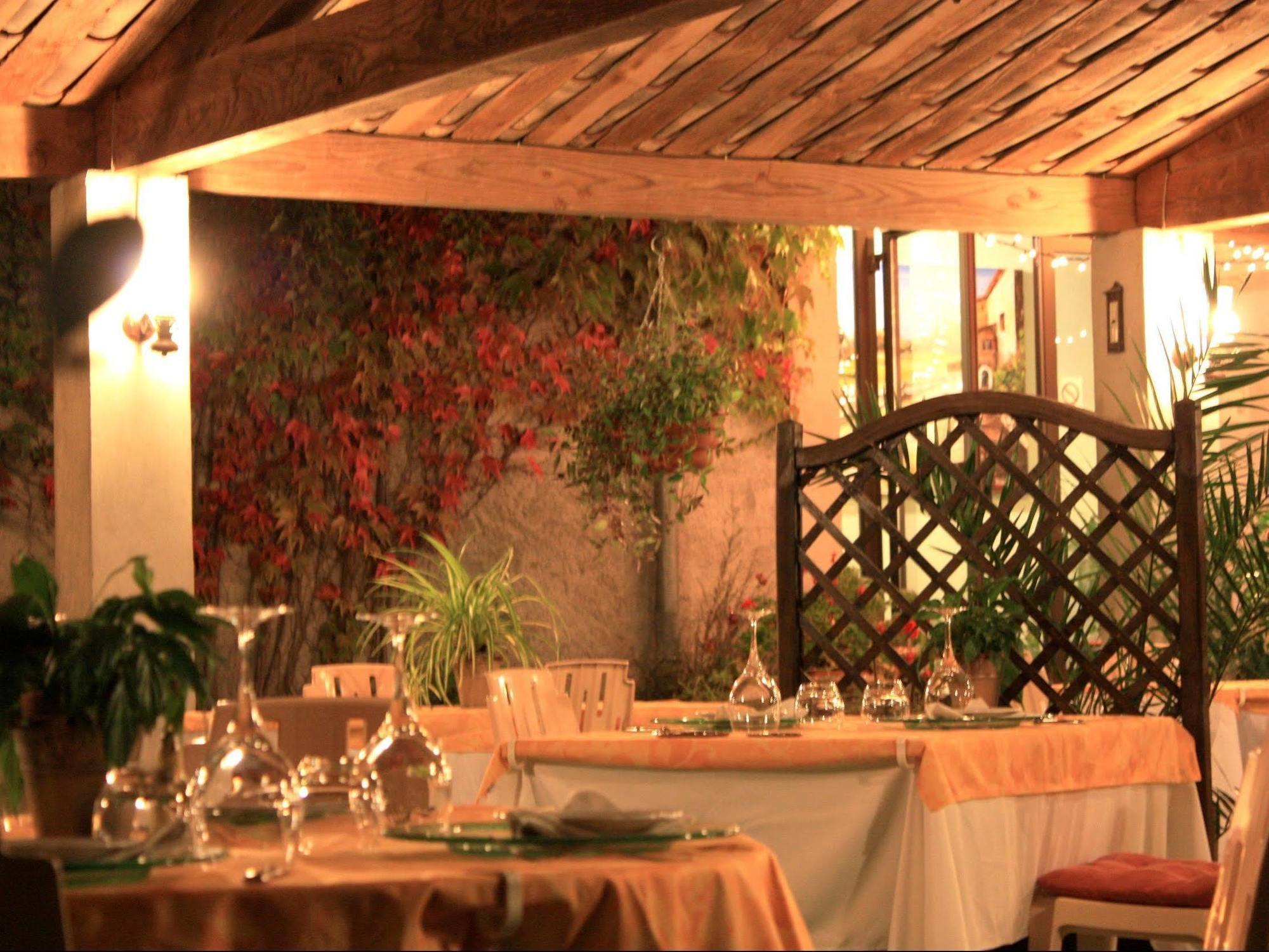 Logis Hotel Restaurant Les Norias Cazilhac  المظهر الخارجي الصورة