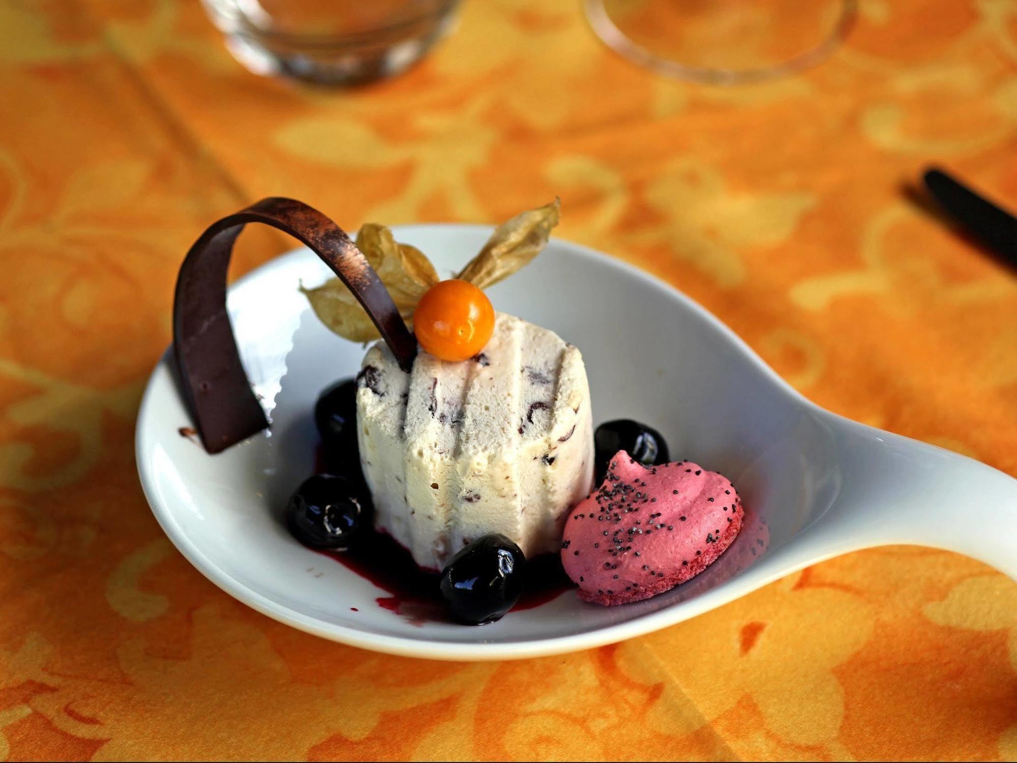 Logis Hotel Restaurant Les Norias Cazilhac  المظهر الخارجي الصورة